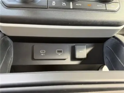 Photo 37 Land rover Defender Gén. III Ph1 First Edition 5