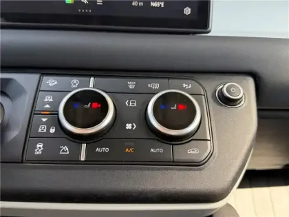 Photo 38 Land rover Defender Gén. III Ph1 First Edition 5