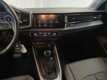 Photo 9 Audi A1 30 TFSI 110 ch S tronic 7 S line