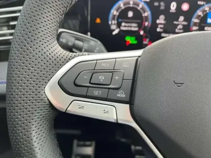 Photo 6 Volkswagen Tiguan NOUVEAU 1.5 ETSI 150CH DSG7 R LIN