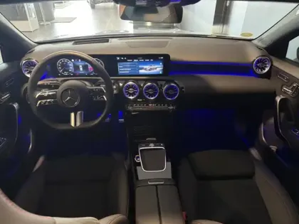 Photo 7 Mercedes Classe A 200 d AMG Line