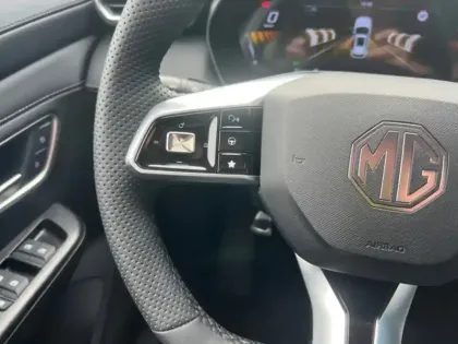 Photo 10 Mg ZS 1.5L 197ch Hybrid+ Luxury