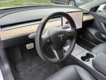 Photo 18 Tesla Model 3 Performance Dual AWD 487 ch 