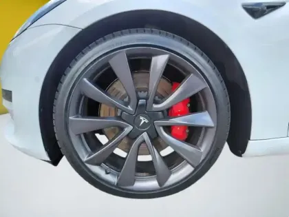 Photo 8 Tesla Model 3 Performance Dual AWD 487 ch 