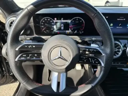 Photo 17 Mercedes Classe A 200 d AMG Line