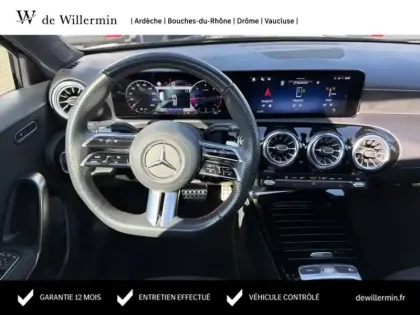 Photo 10 Mercedes Classe A 200 d AMG Line