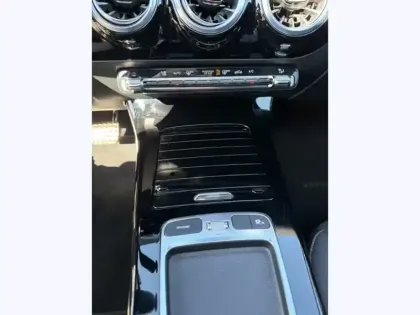 Photo 18 Mercedes Classe A 200 d AMG Line