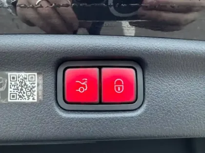 Photo 15 Mercedes Classe C 300 e Hybrid EQ Berline AMG Li