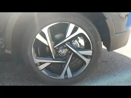 Photo 11 Toyota C-HR  1.8 Hybride 122ch Design E-CVT