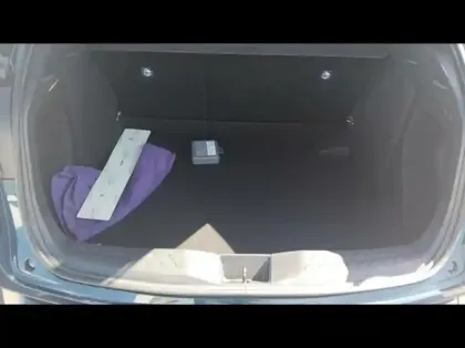 Photo 8 Toyota C-HR  1.8 Hybride 122ch Design E-CVT