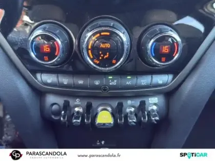 Photo 14 Mini Countryman Gén. II (F60) Ph2 Essential 5