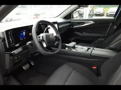 Photo 8 Renault Austral  1.2 E-Tech full hybrid 200ch Iconic esprit Alpine- 24