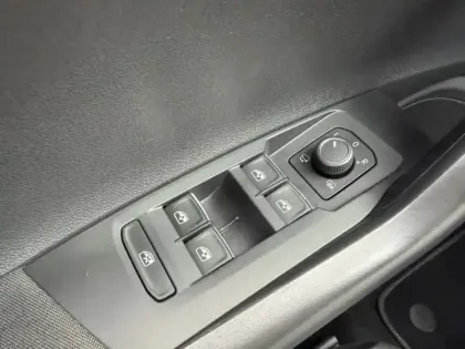 Photo 11 Volkswagen Polo Gén. VI Ph2 Evo R-Line Edition 5