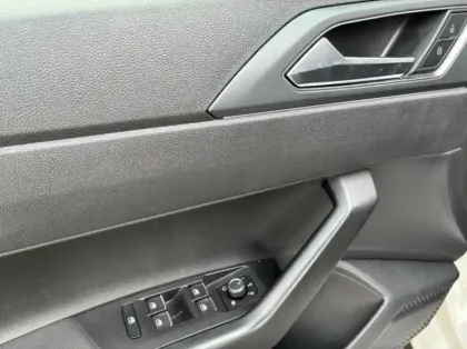 Photo 10 Volkswagen Polo Gén. VI Ph2 R-Line 5