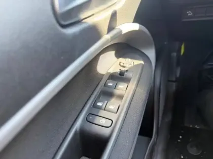 Photo 8 Jeep Avenger Gén. I Ph1 Longitude 5