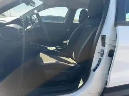 Photo 7 Jeep Avenger Gén. I Ph1 Longitude 5