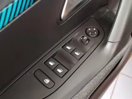 Photo 12 Peugeot 2008 Gén. II Ph1 NG Style 5