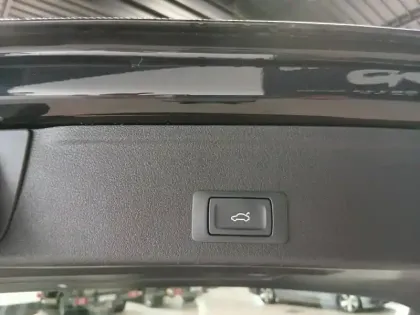 Photo 13 Audi A4  Avant 35 TDI 163ch Business line S tronic 7 9cv