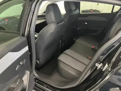 Photo 9 Peugeot 308  1.2 Hybrid 145ch Allure e-DCS6