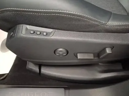 Photo 14 Peugeot 3008 Gén. II Ph1 GT Line 5