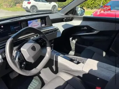 Photo 14 Peugeot 5008  Hybrid 145ch Allure e-DCS6