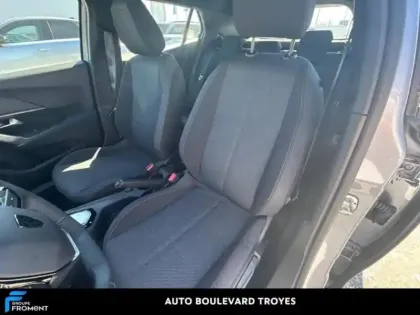 Photo 10 Peugeot 2008 Gén. II Ph2 Style 5