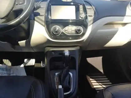 Photo 11 Renault Captur  1.3 TCe 150ch FAP Initiale Paris EDC