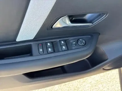 Photo 11 Citroën C4 Gén. III Ph2 MAX 5