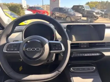 Photo 10 Fiat 600  1.2 Hybrid 100ch La Prima DCT6