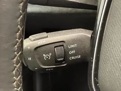 Photo 10 Peugeot 3008 Gén. II Ph2 Allure Pack 5