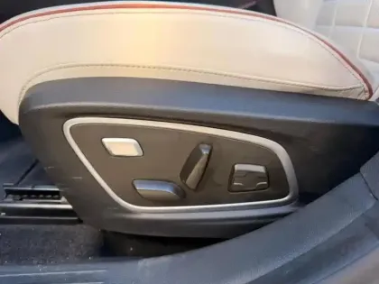 Photo 8 Renault Espace  1.2 E-Tech full hybrid 200ch Iconic