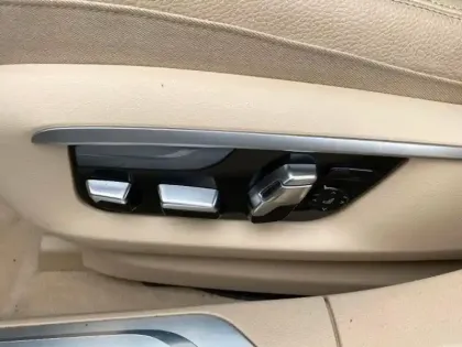 Photo 10 BMW Serie 7 Série 7 740iA 326ch Exclusive