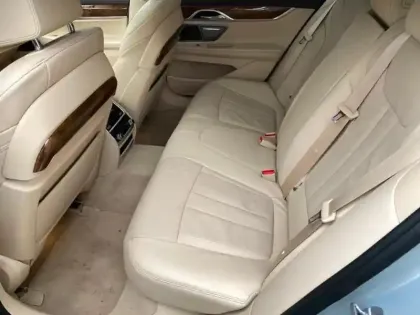 Photo 6 BMW Serie 7 Série 7 740iA 326ch Exclusive