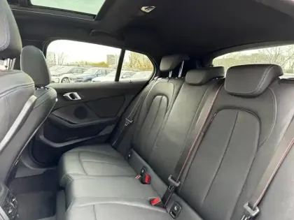 Photo 6 BMW Serie 1 Gén. III (F40) Ph2 M Sport 5