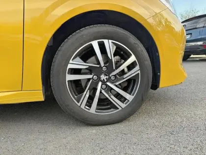 Photo 14 Peugeot 208 Gén. II Ph1 Allure 5