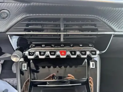 Photo 12 Peugeot 208 Gén. II Ph1 Allure 5