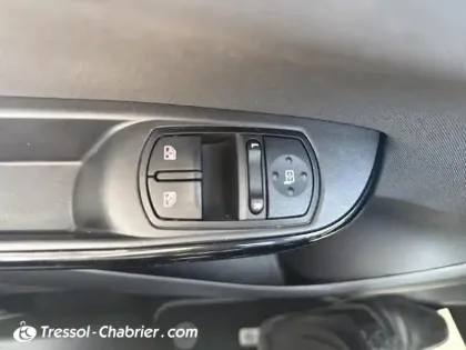 Photo 27 Opel Corsa  1.4 90 ch Design 120 ans