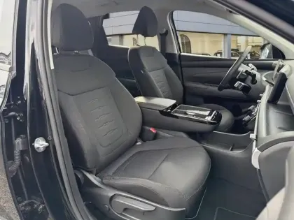 Photo 8 Hyundai Tucson  1.6 T-GDI 215 Hybrid BVA6 Initia