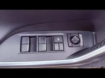 Photo 8 Toyota Rav4 Gén. V Ph1 Collection 5