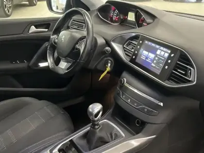 Photo 10 Peugeot 308 Gén. II Ph1 Evo Allure 5