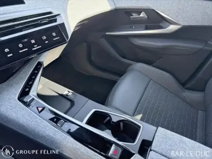 Photo 26 Peugeot 3008  1.2 Hybrid 145ch Allure e-DCS6