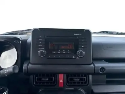 Photo 12 Suzuki Jimny  1.5 VVT Privilège