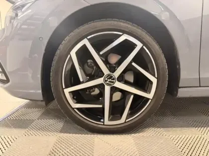 Photo 5 Volkswagen Golf Gén. VIII Ph1 Style 5