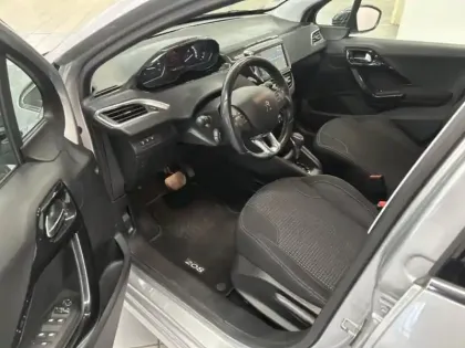 Photo 6 Peugeot 208 Gén. I Ph2 Allure 5