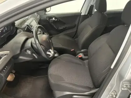 Photo 5 Peugeot 208 Gén. I Ph2 Allure 5