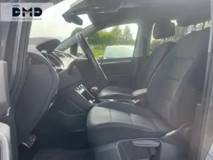 Photo 8 Volkswagen Touran Gén. III Ph1 IQ.Drive 5