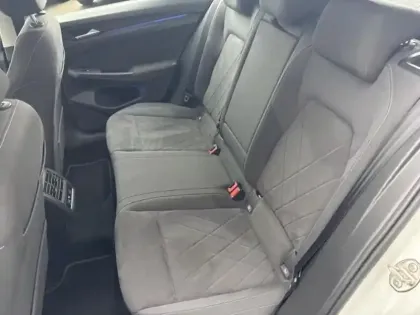 Photo 10 Volkswagen Golf Gén. VIII Ph1 Style 5