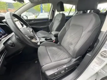 Photo 7 Volkswagen Golf Gén. VIII Ph1 Style 5