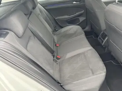 Photo 9 Volkswagen Golf Gén. VIII Ph1 Style 5