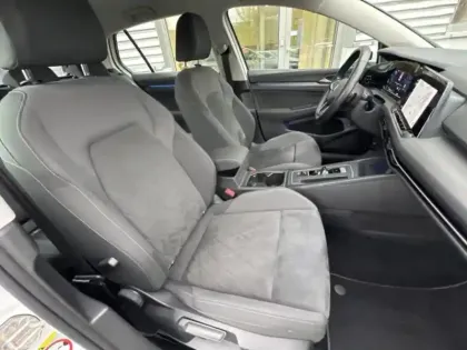 Photo 8 Volkswagen Golf Gén. VIII Ph1 Style 5